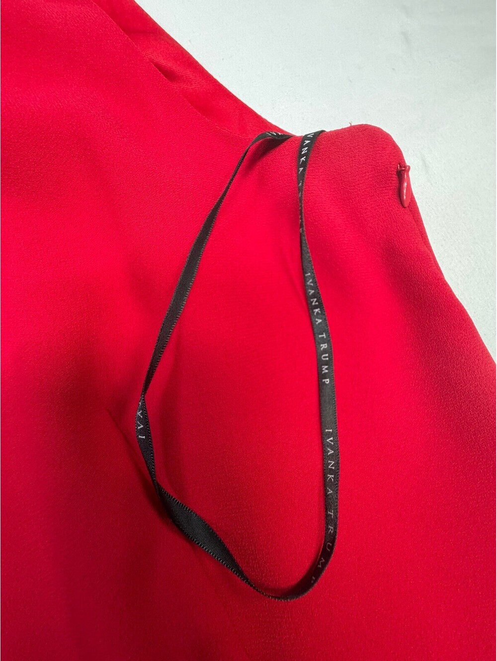 Ivanka Trump Women's Sheath Dress Sleeveless Size Red - Picture 13 of 15